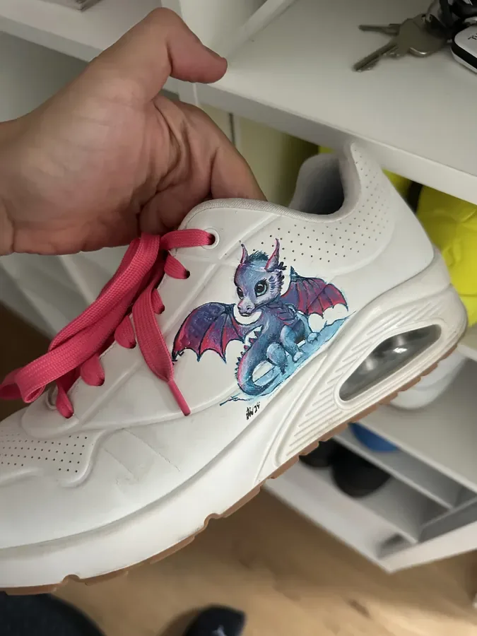 Handbemalter Drachen-Sneaker
